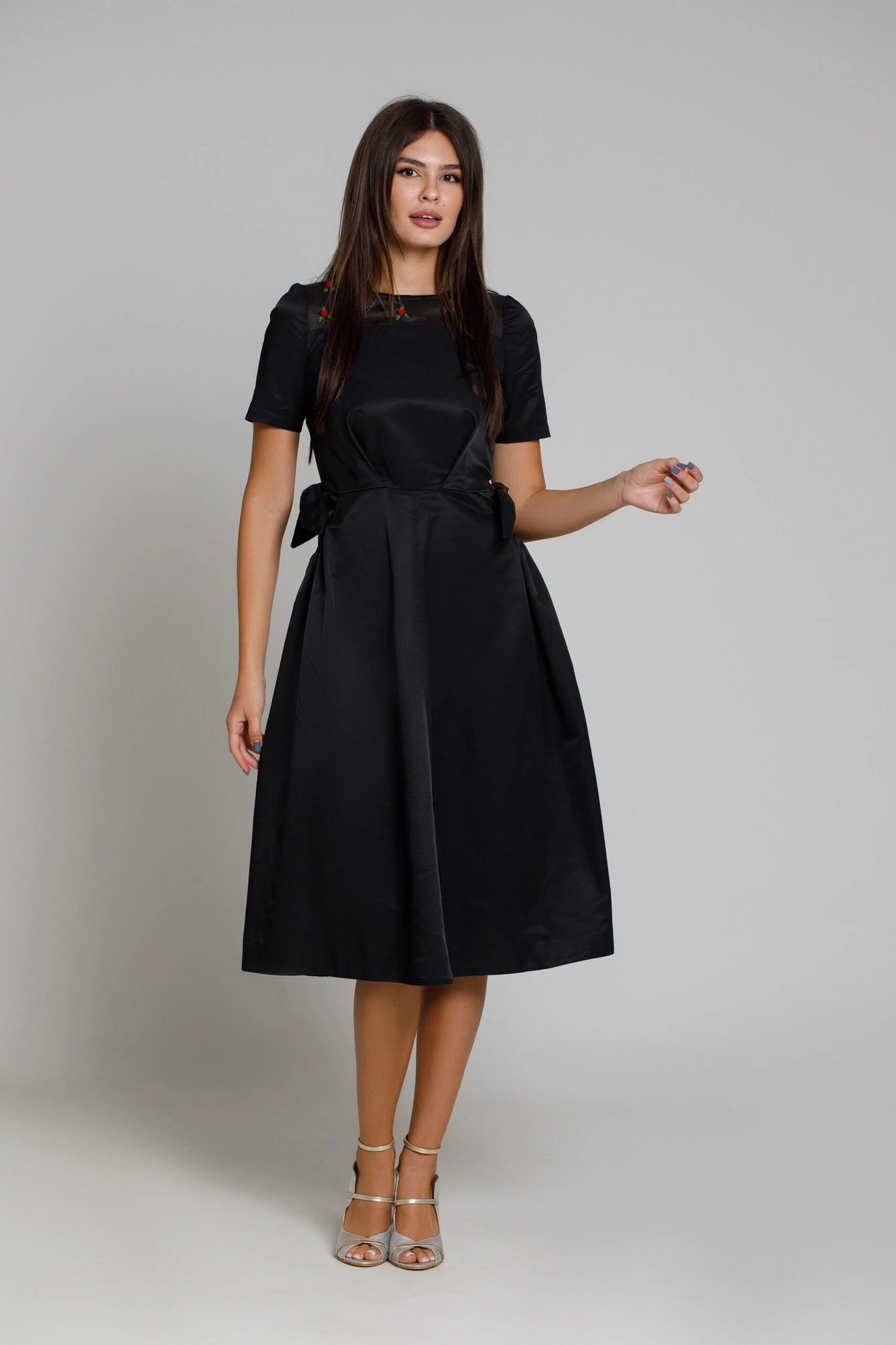 ROCHIE-ALVARA-NEGRU-2-scaled ROCHIE-ALVARA-NEGRU-2-scaled