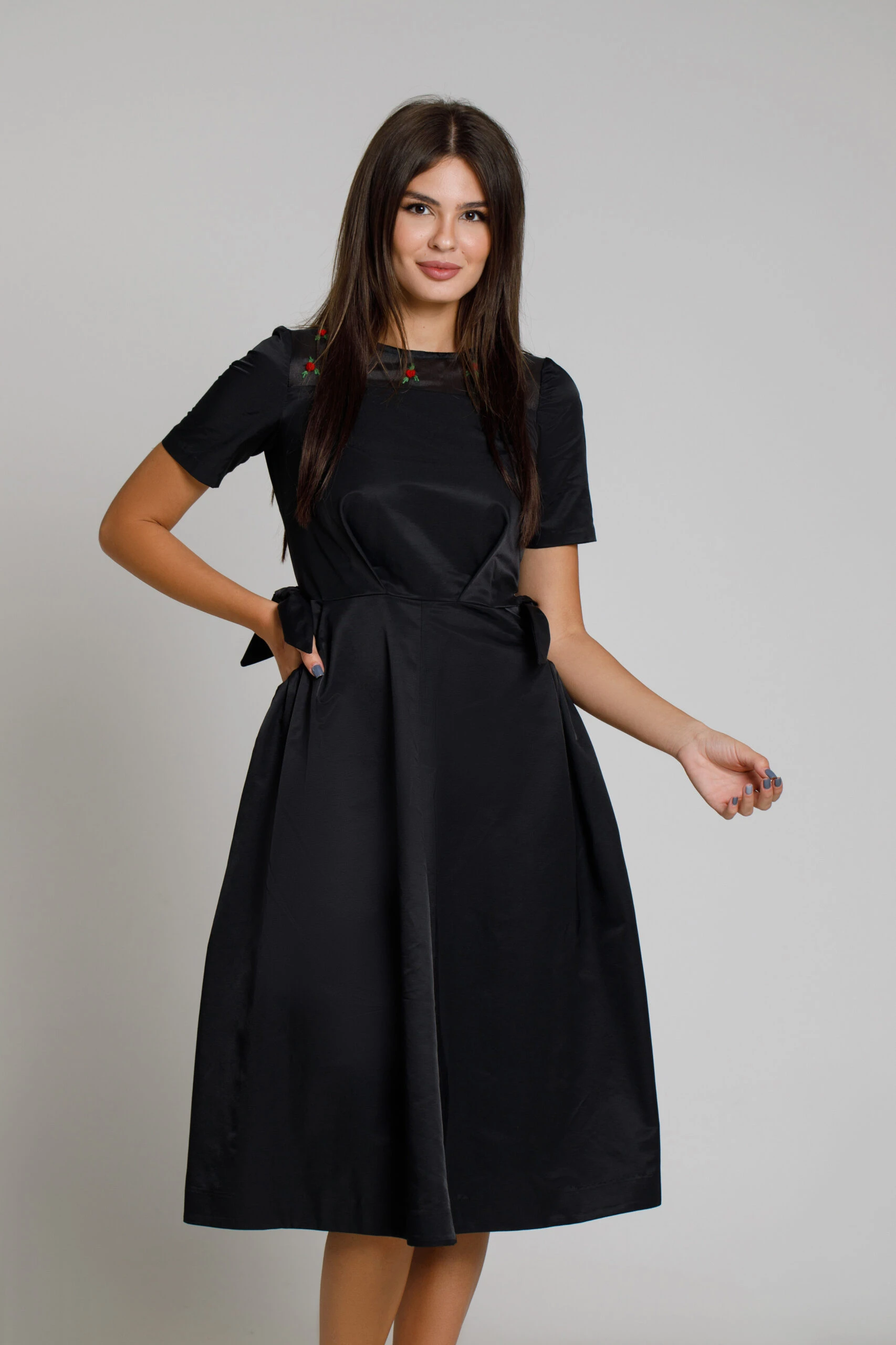 ROCHIE-ALVARA-NEGRU-3-scaled ROCHIE-ALVARA-NEGRU-3-scaled