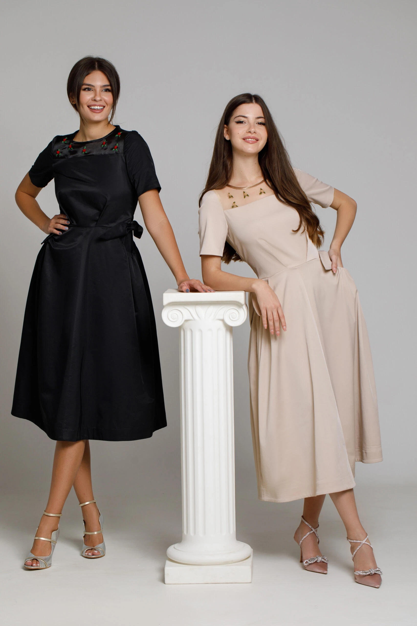 ROCHIE-ALVARA-NEGRU-scaled